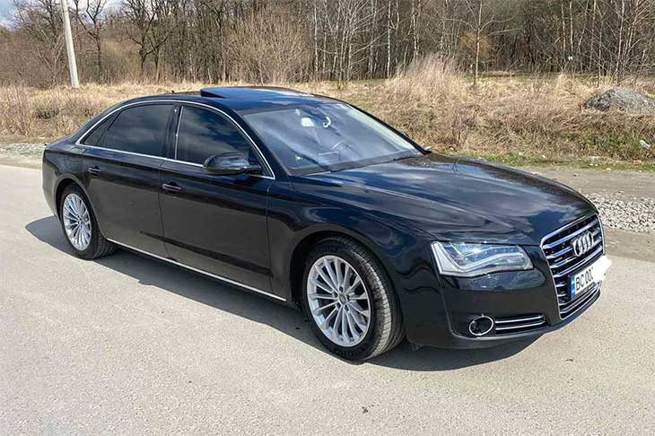 Оренда авто Audi A8 з водієм ціна у Львові