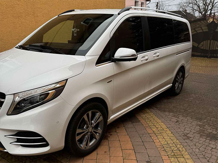 Оренда мінівена Mercedes-Benz V-Class з водієм у Львові