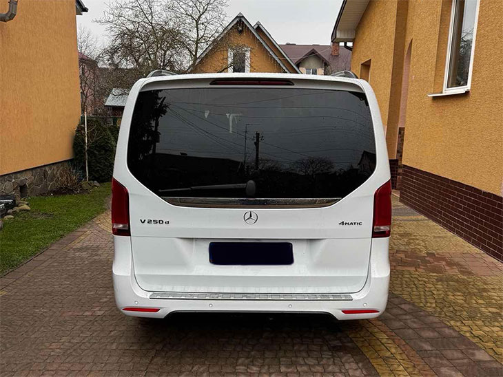 Оренда мінівена Mercedes-Benz V-Class з водієм у Львові